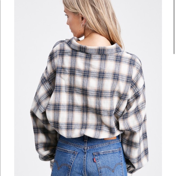 NWT Oversized Flannel VNeck Cropped Shirt - Picture 7 of 9